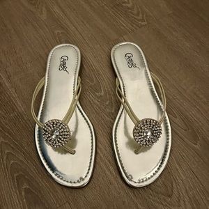Carlos size 8.5 sparkle ivory stone flats